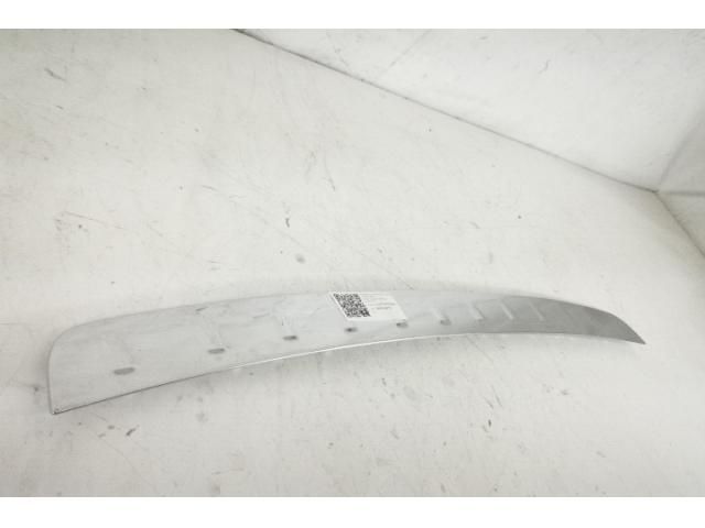 bontott MERCEDES-BENZ GLB Hátsó Lökhárító Díszléc