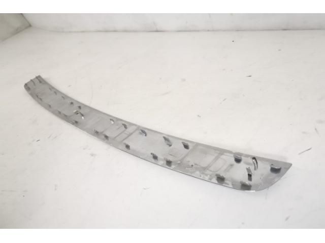 bontott MERCEDES-BENZ GLB Hátsó Lökhárító Díszléc