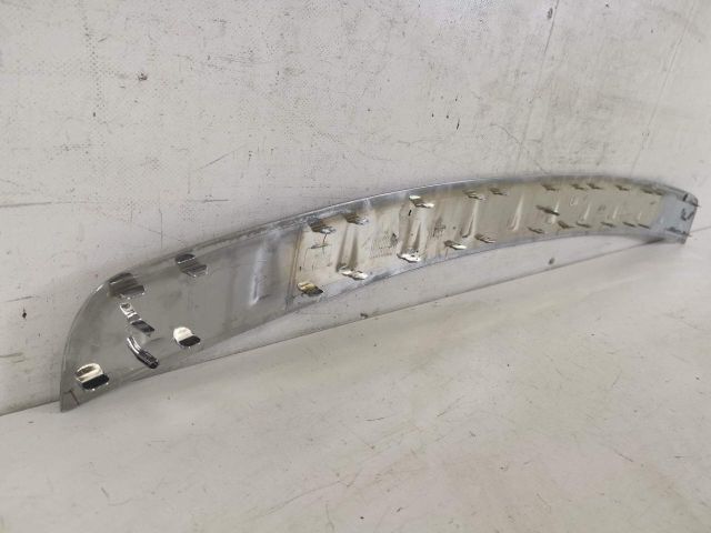 bontott MERCEDES-BENZ GLB Hátsó Lökhárító Díszléc