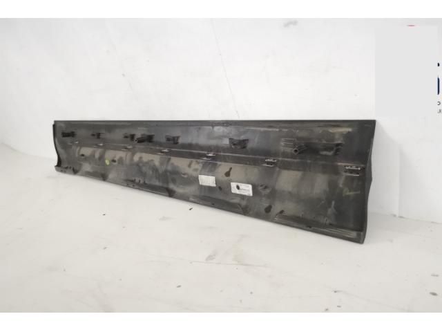 bontott MERCEDES-BENZ GLB Jobb első Ajtó Díszléc