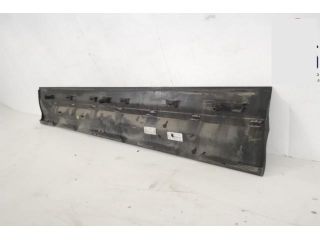 bontott MERCEDES-BENZ GLB Jobb első Ajtó Díszléc