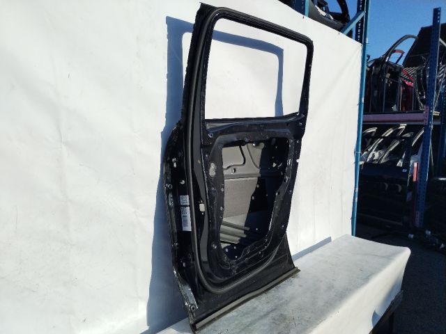 bontott MERCEDES-BENZ GLB Jobb hátsó Ajtó (Üres lemez)