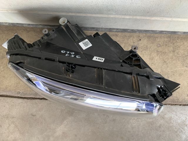 bontott MERCEDES-BENZ GLB Jobb Ledes Fényszóró