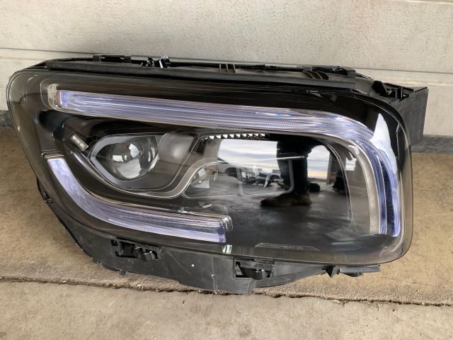 bontott MERCEDES-BENZ GLB Jobb Ledes Fényszóró