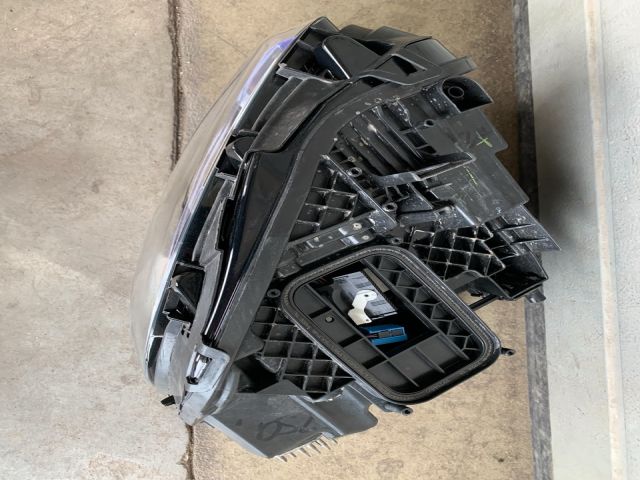 bontott MERCEDES-BENZ GLB Jobb Ledes Fényszóró