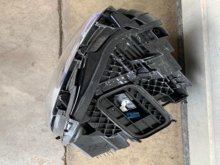 bontott MERCEDES-BENZ GLB Jobb Ledes Fényszóró