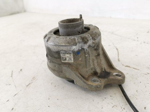 bontott MERCEDES-BENZ GLC Motor Tartó Bak Bal