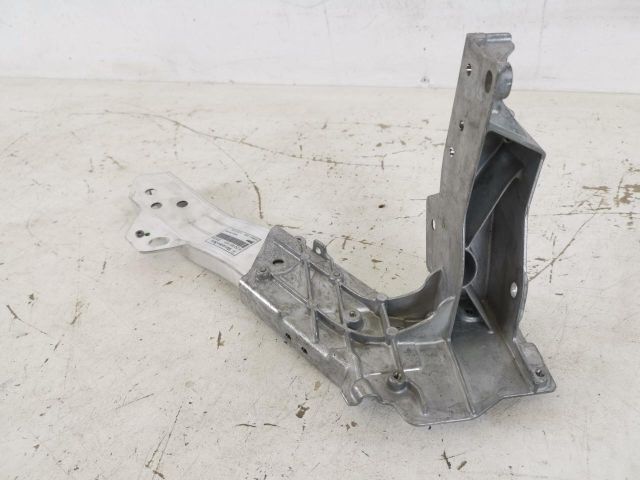 bontott MERCEDES-BENZ GLC Bal első Lökhárító Tartó (Műanyag)