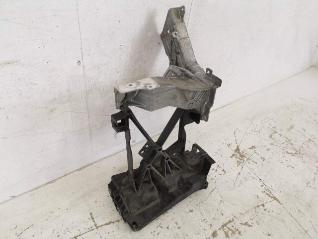 bontott MERCEDES-BENZ GLC Bal első Lökhárító Tartó (Műanyag)