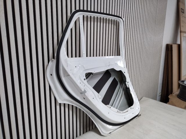 bontott MERCEDES-BENZ GLC Bal hátsó Ajtó (Üres lemez)