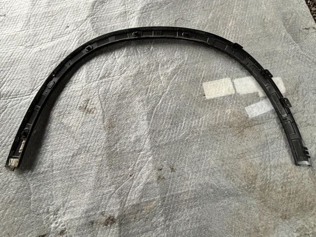 bontott MERCEDES-BENZ GLC Bal hátsó Sárvédő Díszléc