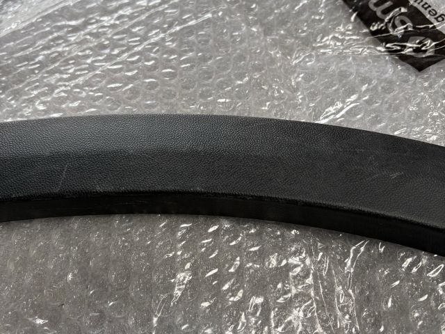 bontott MERCEDES-BENZ GLC Bal hátsó Sárvédő Díszléc