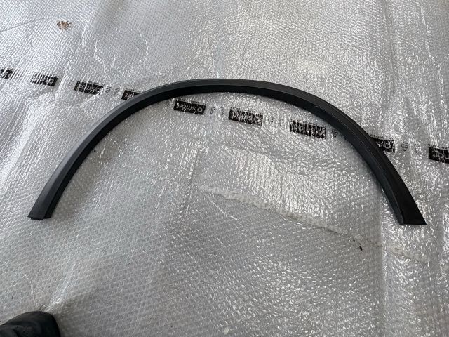 bontott MERCEDES-BENZ GLC Bal hátsó Sárvédő Díszléc