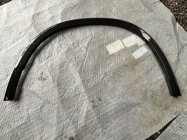 bontott MERCEDES-BENZ GLC Bal hátsó Sárvédő Díszléc