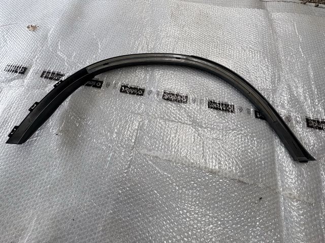 bontott MERCEDES-BENZ GLC Bal hátsó Sárvédő Díszléc