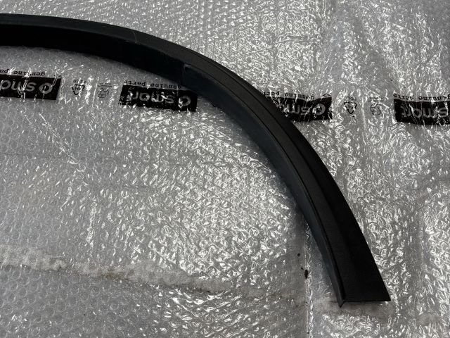 bontott MERCEDES-BENZ GLC Bal hátsó Sárvédő Díszléc