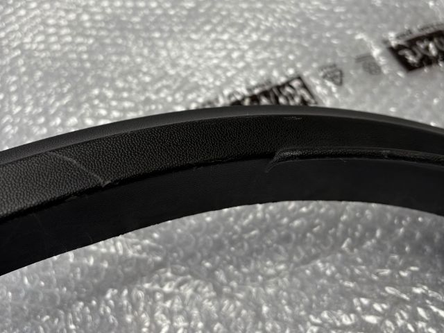 bontott MERCEDES-BENZ GLC Bal hátsó Sárvédő Díszléc