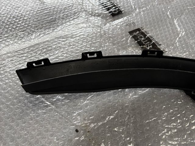 bontott MERCEDES-BENZ GLC Bal hátsó Sárvédő Díszléc