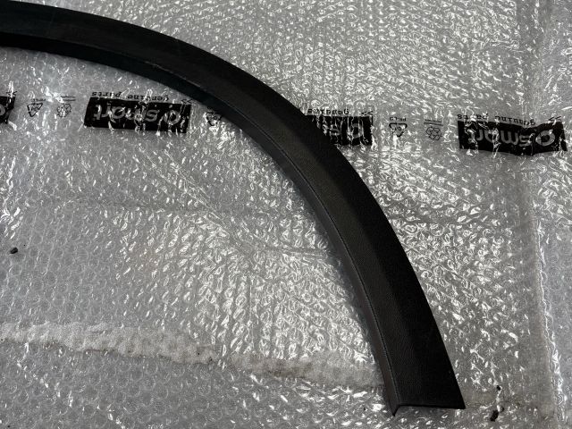 bontott MERCEDES-BENZ GLC Bal hátsó Sárvédő Díszléc