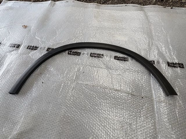 bontott MERCEDES-BENZ GLC Bal hátsó Sárvédő Díszléc