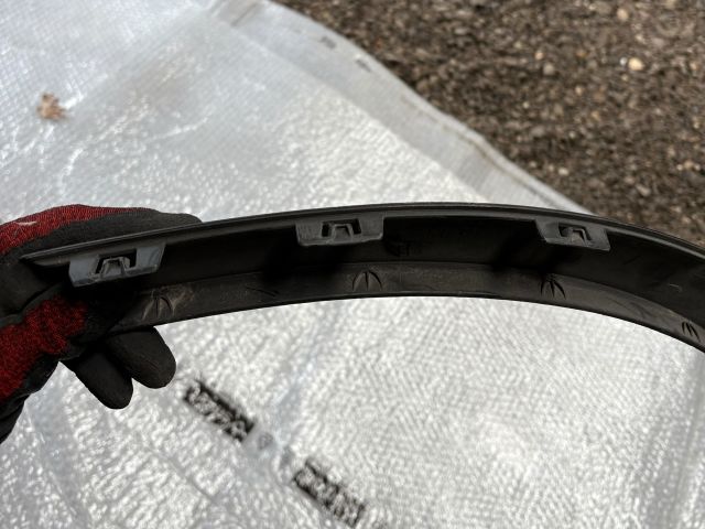 bontott MERCEDES-BENZ GLC Bal hátsó Sárvédő Díszléc