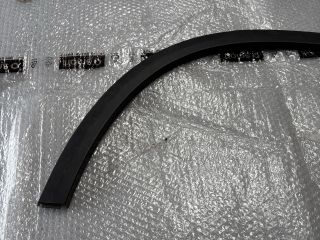 bontott MERCEDES-BENZ GLC Bal hátsó Sárvédő Díszléc