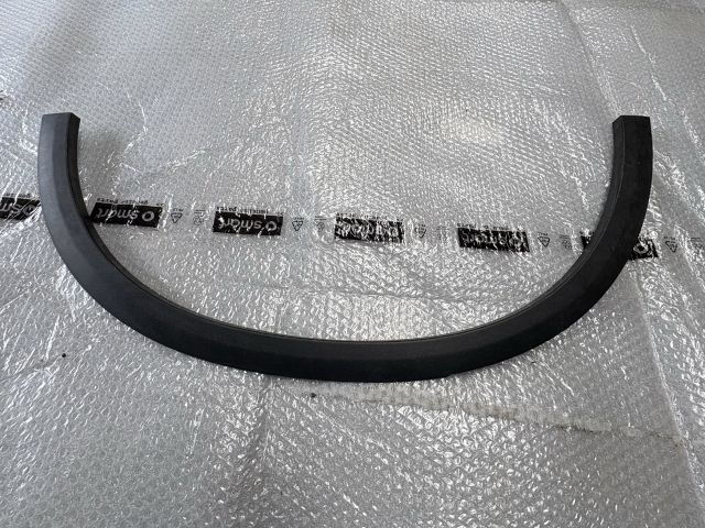 bontott MERCEDES-BENZ GLC Bal hátsó Sárvédő Díszléc