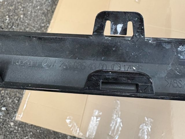 bontott MERCEDES-BENZ GLC Első Lökhárító Díszléc