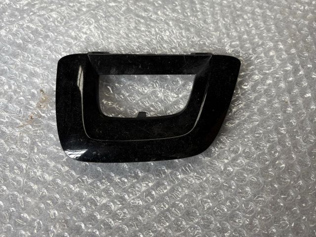 bontott MERCEDES-BENZ GLC Első Lökhárító Díszléc