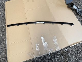 bontott MERCEDES-BENZ GLC Első Lökhárító Díszléc