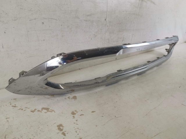 bontott MERCEDES-BENZ GLC Első Lökhárító Díszléc