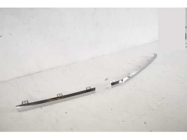 bontott MERCEDES-BENZ GLC Első Lökhárító Díszléc