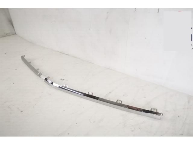 bontott MERCEDES-BENZ GLC Első Lökhárító Díszléc