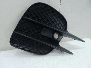 bontott MERCEDES-BENZ GLC Első Lökhárító Jobb Díszrács