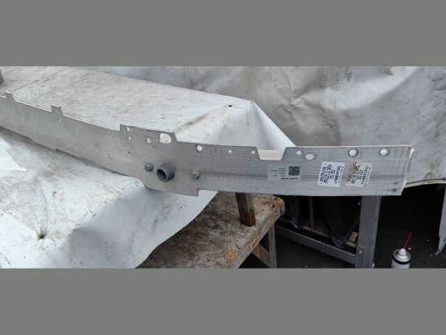 bontott MERCEDES-BENZ GLC Első Lökhárító Merevítő (Fém)