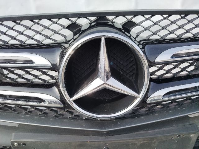 bontott MERCEDES-BENZ GLC Első Lökhárító (Üresen)