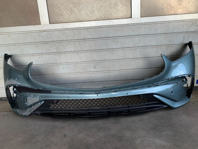 bontott MERCEDES-BENZ GLC Első Lökhárító (Üresen)