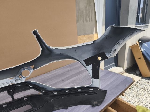 bontott MERCEDES-BENZ GLC Első Lökhárító (Üresen)