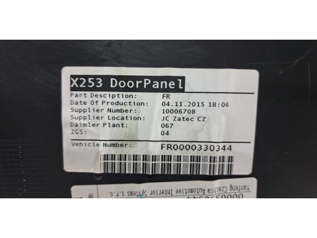 bontott MERCEDES-BENZ GLC Jobb első Ajtó Kárpit