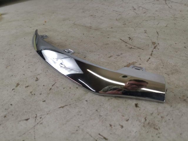 bontott MERCEDES-BENZ GLC Jobb első Lökhárító Díszléc