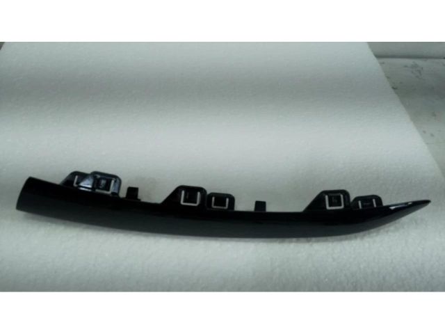 bontott MERCEDES-BENZ GLC Jobb első Lökhárító Díszléc