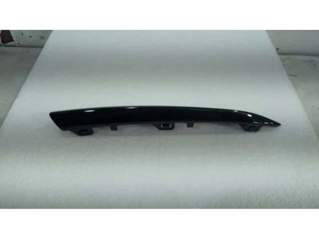 bontott MERCEDES-BENZ GLC Jobb első Lökhárító Díszléc