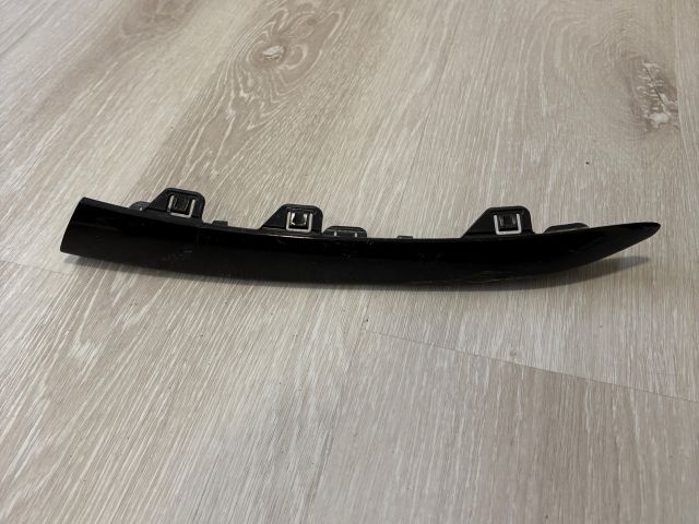 bontott MERCEDES-BENZ GLC Jobb első Lökhárító Díszléc