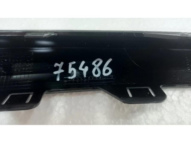 bontott MERCEDES-BENZ GLC Jobb első Lökhárító Díszléc