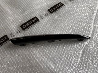 bontott MERCEDES-BENZ GLC Jobb első Lökhárító Díszléc