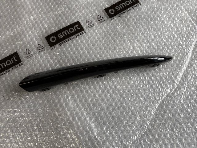 bontott MERCEDES-BENZ GLC Jobb első Lökhárító Díszléc