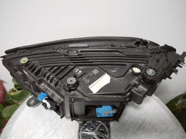 bontott MERCEDES-BENZ GLC Jobb Fényszóró