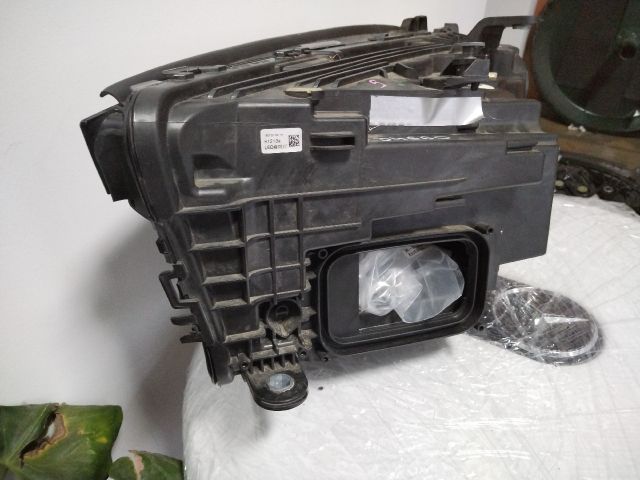 bontott MERCEDES-BENZ GLC Jobb Fényszóró