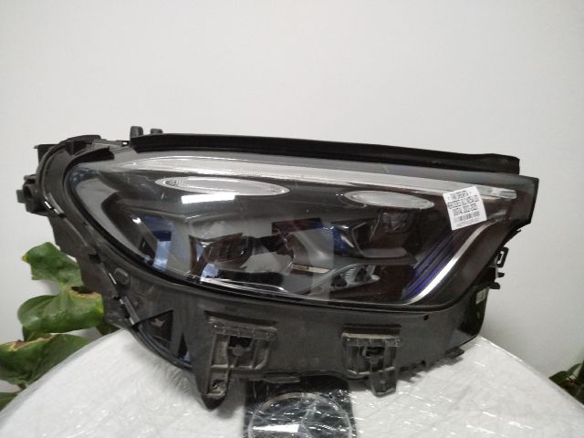 bontott MERCEDES-BENZ GLC Jobb Fényszóró