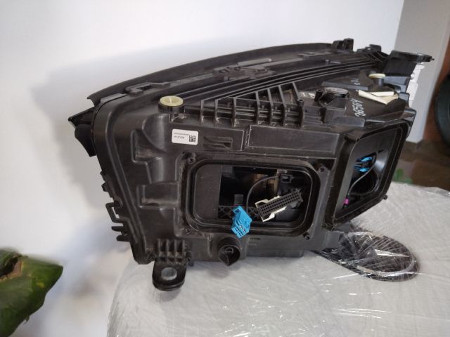 bontott MERCEDES-BENZ GLC Jobb Fényszóró